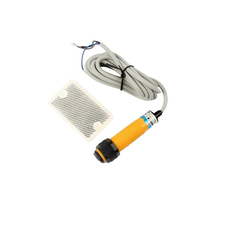 E3F R2N2 Reflektörlü Fotosel Foto Elektrik Sensör Cisimden Yansımalı